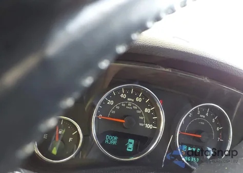 2013 Jeep Wrangler Unlimited Freedom Edition из США, поврежденный, VIN 1C4HJWDGXDL584549